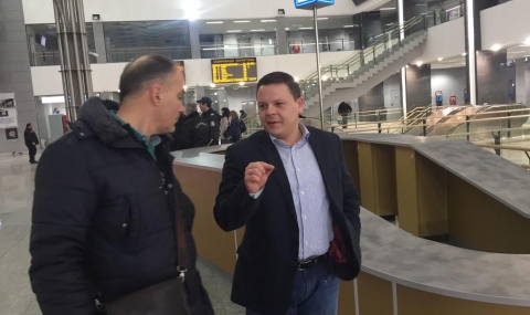 Алексиев недоволен от хигиената на Централна жп гара - 1