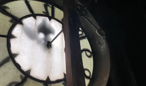 Тази нощ България преминава към зимно часово време, часовниците се връщат с един час назад - 1