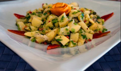 Рецепта за вечеря: Сръбска картофена салата - 1