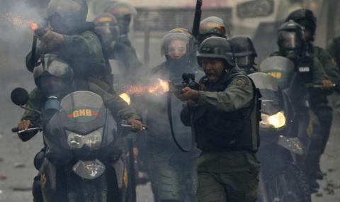 Армията се надигна срещу Мадуро - 1