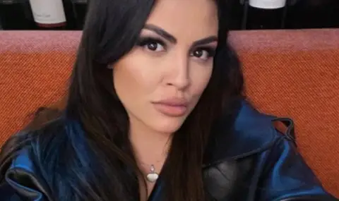 Деси Цонева заложила девствеността си на игра на карти... но спечелила ботуши - 1