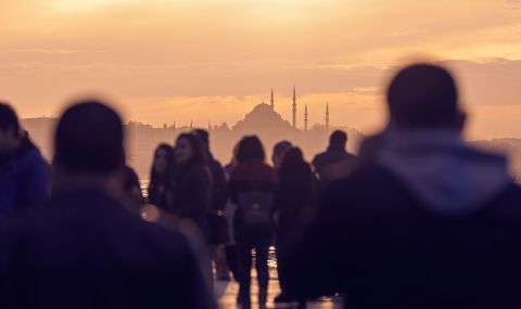 В Истанбул пандемията придобива заплашителни размери - 1
