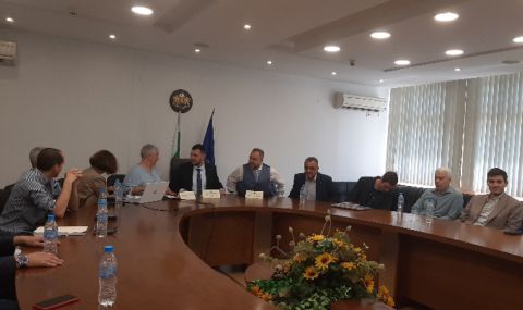 Сандов: 50 млрд. лева влизат в българската икономика - 1