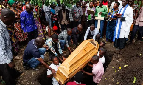 Клане в ДР Конго: ислямисти убиха десетки цивилни на погребение - 1