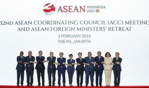 Външните министри от АСЕАН обсъдиха кризата в Мианма  - 1