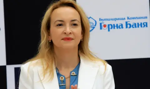 Антоанета Стефанова пред трудна мисия след поражение от Лей Тинцзие на Световната купа по шахмат - 1