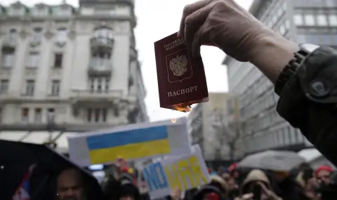 Руските граждани със забрана за пътуване в чужбина трябва да предадат паспортите си - 1