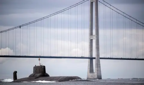 Emergency measures in Kamchatka! The world's most heavily armed submarines are covered in anti-drone nets - 1