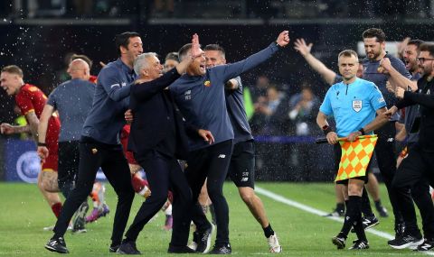 Разплаканият Моуриньо напук на всички слухове: Оставам в Рома! - 1