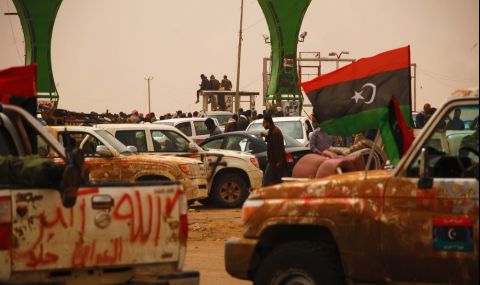 Цистерна с нафта се запали в Либия, има загинали и ранени - 1