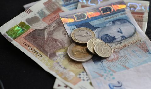Проучване: Почти всеки трети българин не може да плати всичките си сметки  - 1