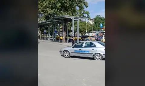 Забравен куфар предизвикал паниката на жп гарата в Пловдив - 1