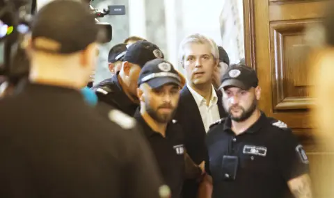 Защитата на Благомир Коцев: Не той е искал подкупи, а други хора от негово име - 1