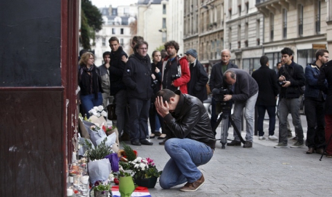 Европа скърби. Минута мълчание за жертвите в Париж - 1