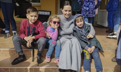 Сирени прекъснаха посещението на Анджелина Джоли в Лвов - 1