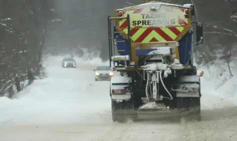 191 snowplows are fighting the snow in the country  - 1