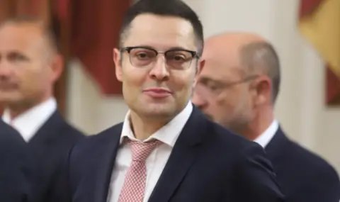 Александър Пулев: Имаме 3 месеца да спечелим обратно 3 млрд. € за икономиката - 1