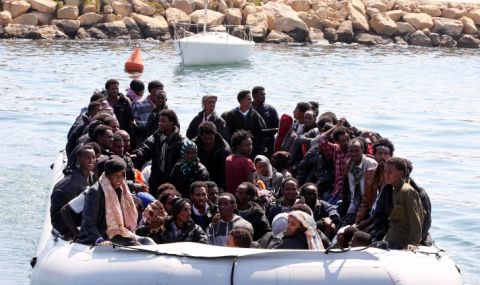 Над 40 мигранти загинаха край бреговете на Западна Сахара - 1