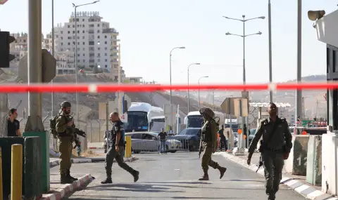 Двама служители на израелските сили за сигурност бяха ранени с нож от тийнейджър край Йерусалим - 1