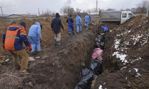 Спасители: Най-малко 15 души загинаха при руска ракетна атака в Донбас - 1