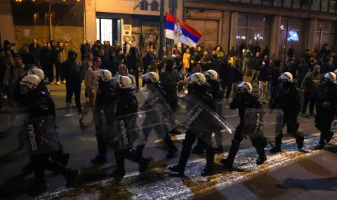 Serbian government resigns  - 1