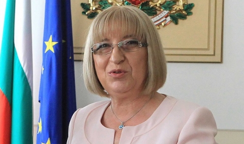Цецка Цачева временно се оттегли като председател на НС - 1