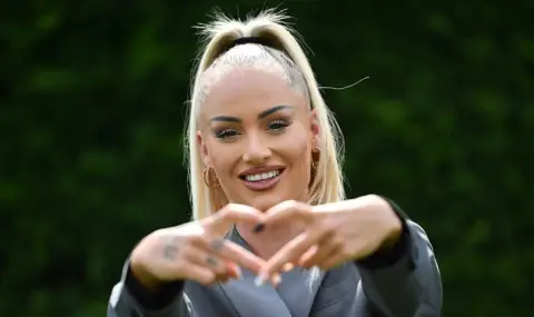 Най-красивата футболистка в света си тръгна от Ювентус след само един сезон - 1