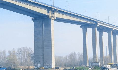 Почина поредният самоубиец, скочил днес от Аспарухов мост във Варна - 1