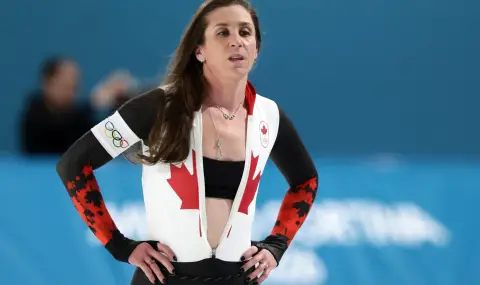 Канадска състезателка също показа сутиена си на Зимните олимпийски игри - 1