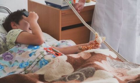 Лекари от Добрич върнаха към живот 12-годишно момче след масивен инсулт и 10 дни в кома - 1