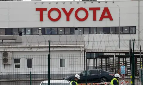 Тайфун спря работата на 9 завода на Toyota в Япония - 1