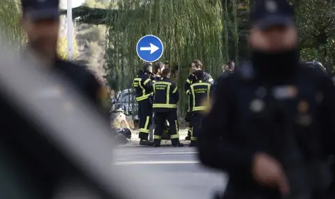 80,000 people under house arrest! Major fire in chemical warehouse near Seville  - 1