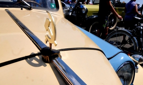 Бургас, морето и ретро автомобили снимка #2