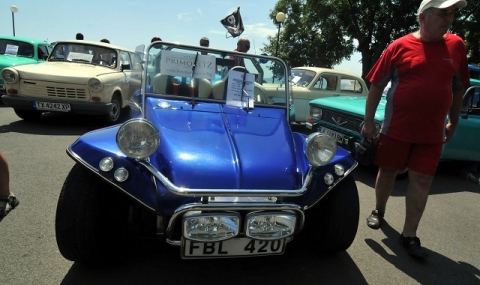 Бургас, морето и ретро автомобили снимка #3