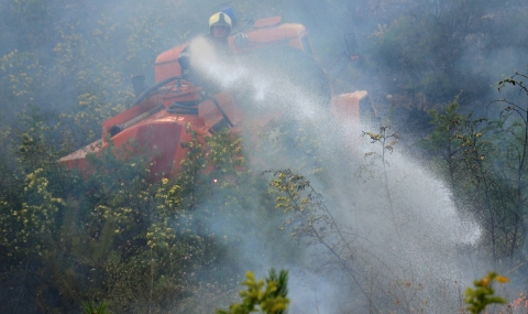 Пожарът край Ардино е овладян, но не е потушен - 1