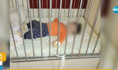 Протест в Сливен заради връзваните бебета - 1