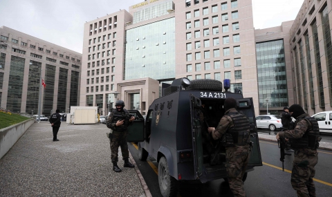 Турски радикали взеха прокурор за заложник - 1