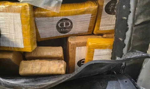На ГКПП Лесово пресякоха международен канал за трафик на наркоци за над €2,2 млн. СНИМКИ+ВИДЕО - 1