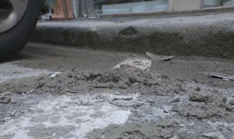 Строители едва не убиха дете в центъра на София - 1