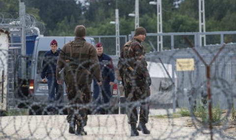 Унгария ще задържа всички, търсещи убежище - 1