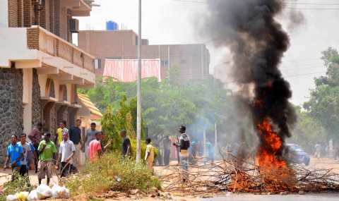 Стотици загинали при масови безредици в Судан - 1