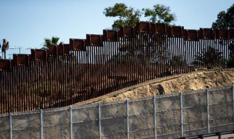 Върховният съд на САЩ удължи строителството на граничната стена с Мексико - 1