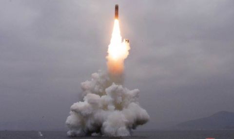 Северна Корея пак изстреля ракета - 1