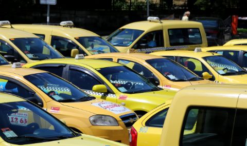 Таксиджиите искат облекчения и по-високи тарифи за превоз - 1