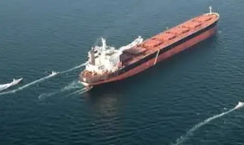 Техеран препоръча два корабни маршрута край остров Ларак за избягване на мини в Ормузкия проток