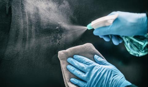 Имунолог: Абсурдно е, че вирусът може да живее върху повърхности - 1