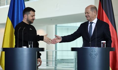 Зеленски и Шолц са провели разговор преди срещата на върха на НАТО - 1