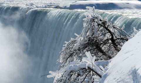 Ниагарският водопад замръзна (ВИДЕО) - 1