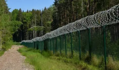 Hybrid War: Latvia Closes Border with Belarus, Russia Destabilizes EU - 1