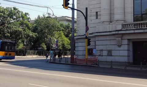 Спаси София: Нов безсмислен светофар в София - 1